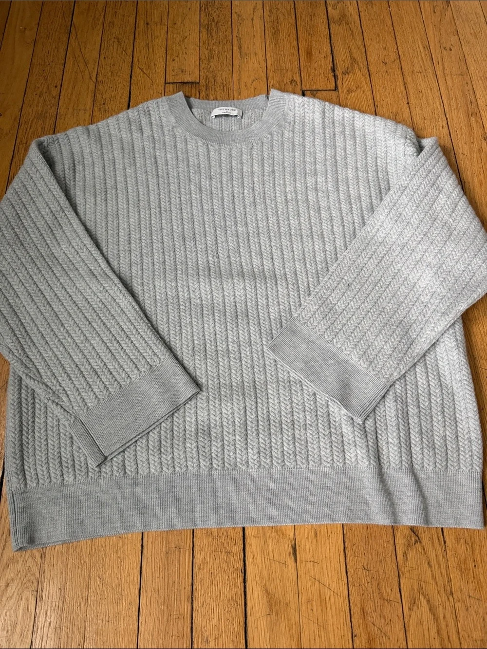 Aritzia 100 percent wool Light Gray Cable Knit Crewneck Sweater size M EUC